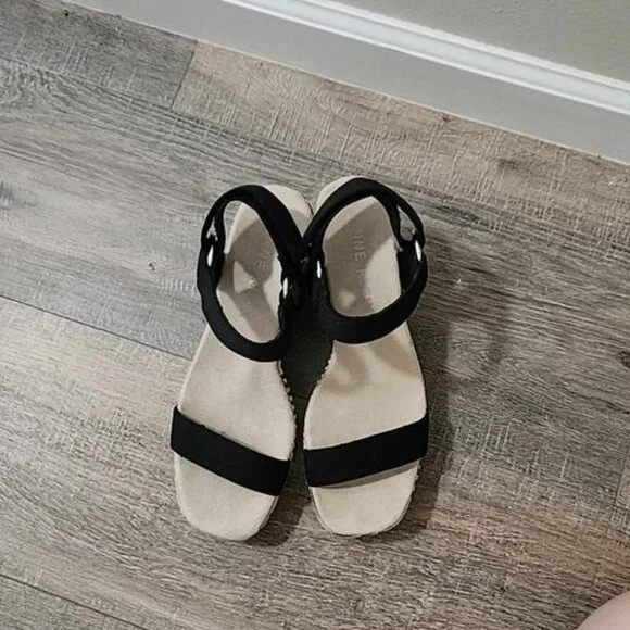Anne Klein black and cream wedge sandals, like new, so cute sz 7.5 - Picture 5 of 5